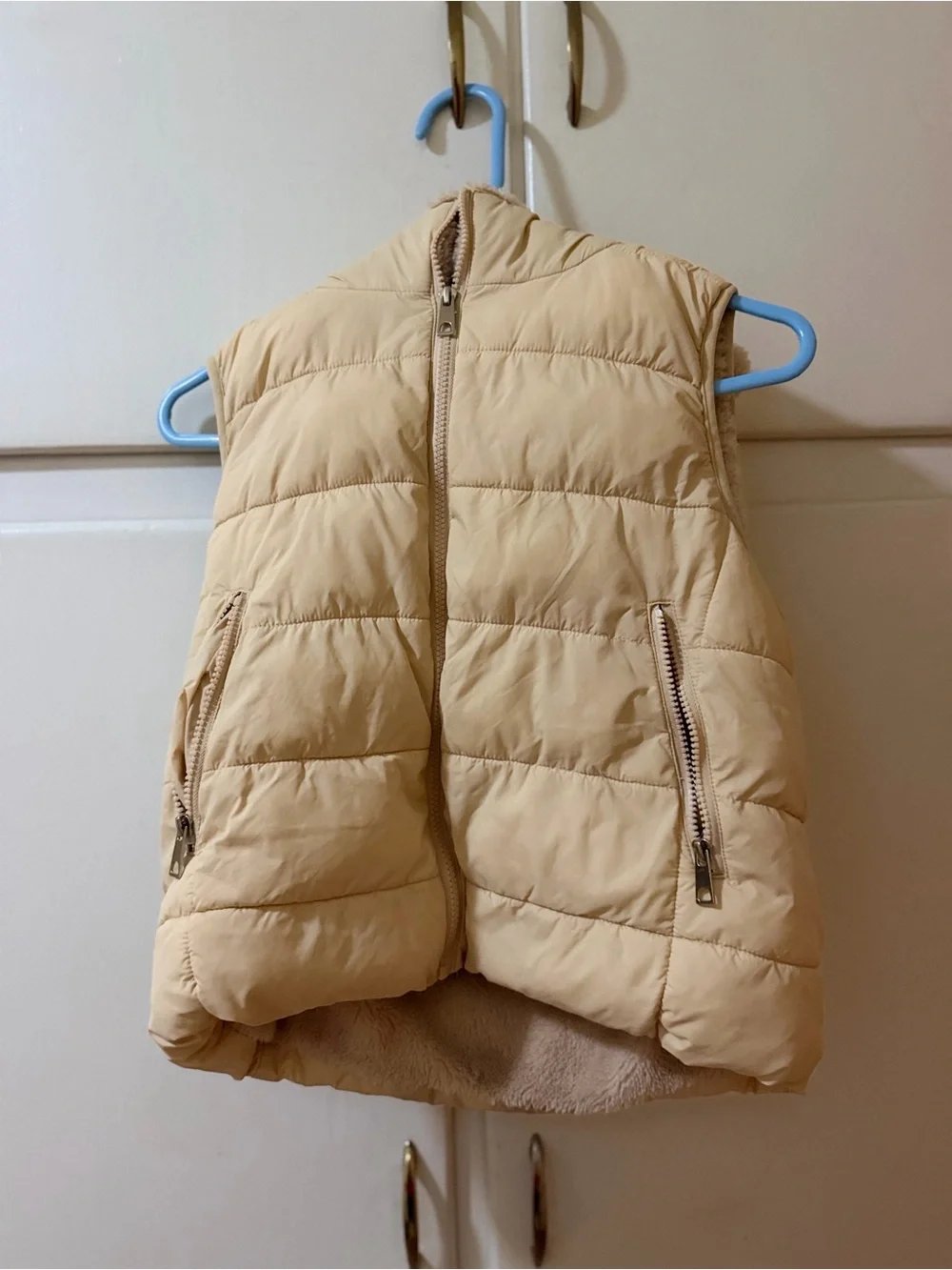 Children's Cream Quilted Puffer Vest with Zipper Pockets